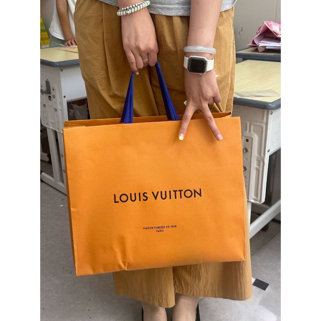 

Kantong kertas besar Tas kertas portabel toko pakaian tas kertas portabel tas hadiah kertas tas pakaian tas hadiah