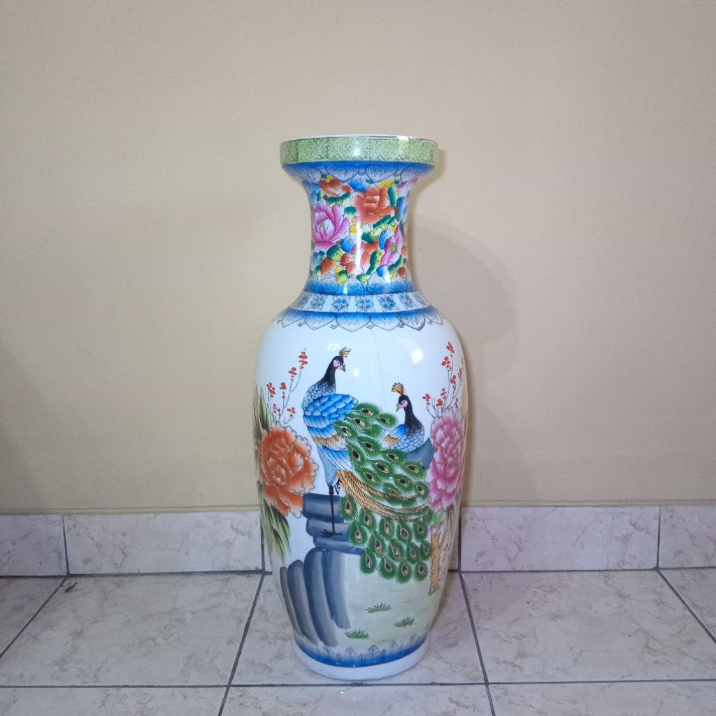 Guci Keramik Cina Desain Merak dan Bunga Preloved