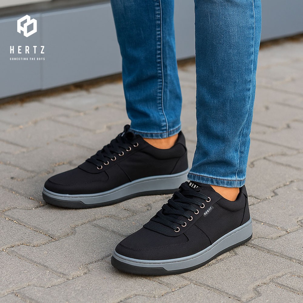 Hertz - Sepatu Sneakers Pria H 4901 Brand Hertz Sepatu Casual Hangout Kuliah Kerja Acara Warna Hitam