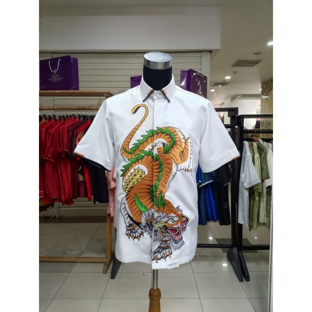 KEMEJA BORDIR MOTIF NAGA HARIMAU LENGAN PENDEK
