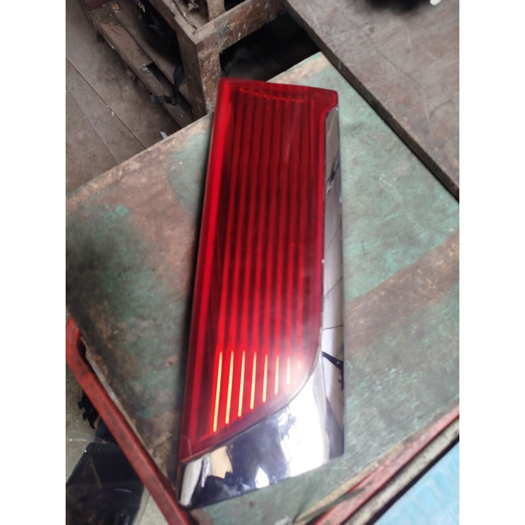 Reflektor bagasi nissan evalia original, lampu bagasi evalia original