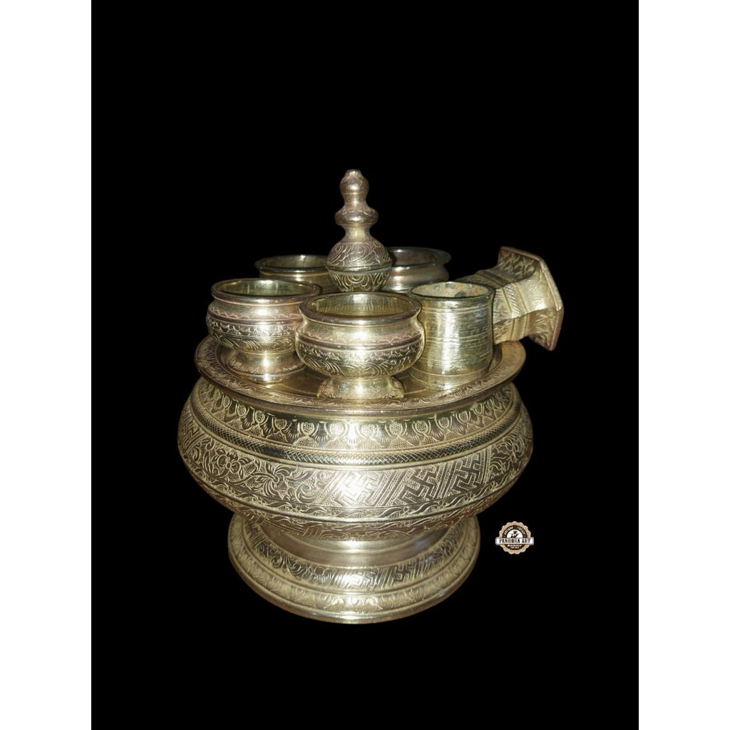 Kinangan bokor ukir kuningan KUNO (K2)