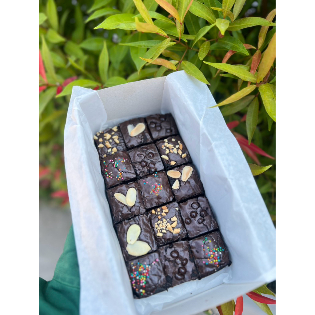 

Fudgy Brownies (Request Topping di CATATAN!!)