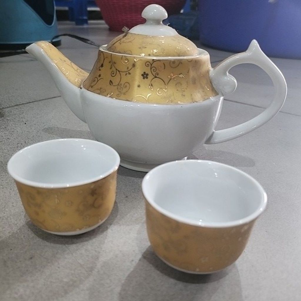 Chinese tea pot gold teko chinese tea sloki teh cucing gold keramik italy design
