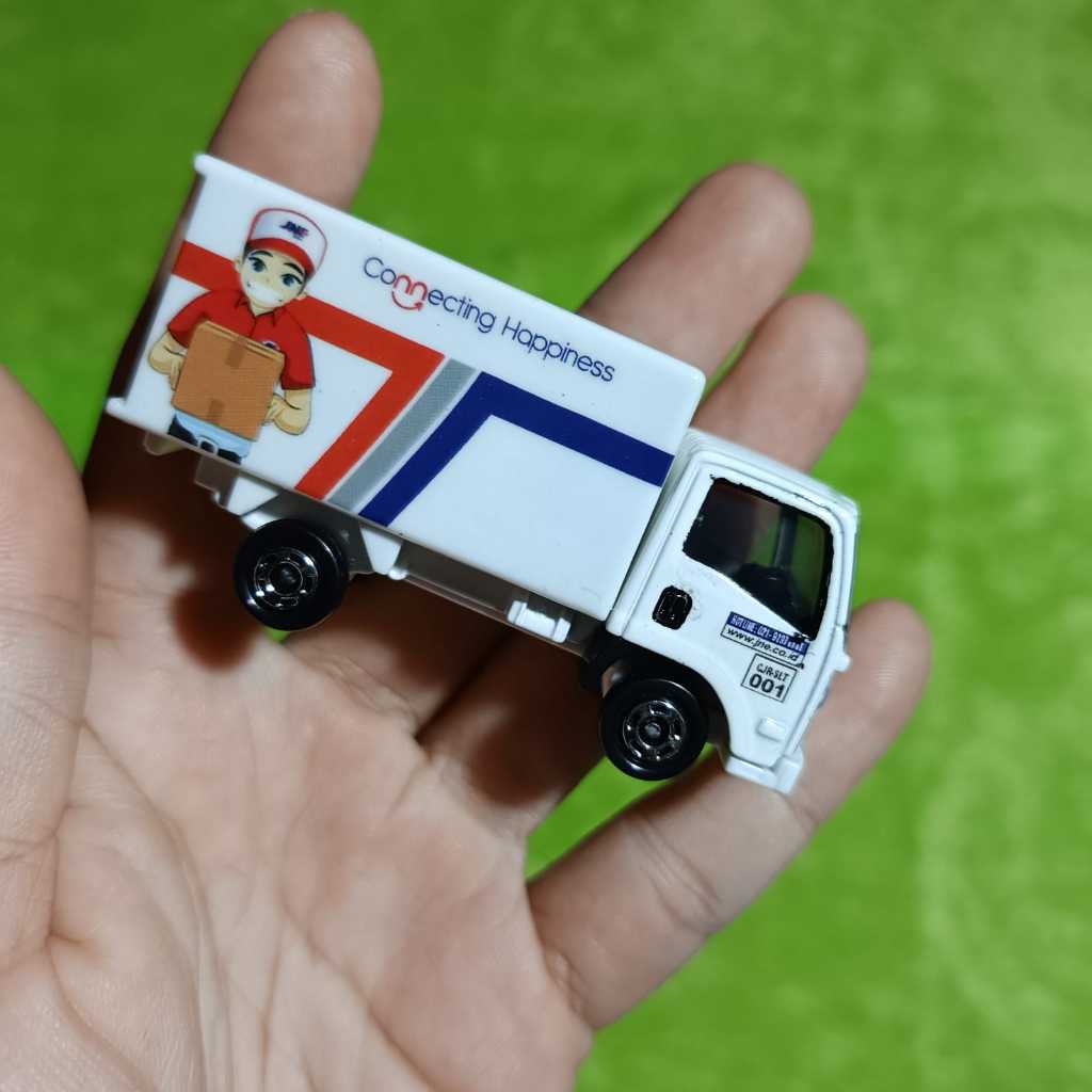 Diecast Miniature Skala 1:64 Tomica TYruck Isuzu ELF Custom Mobil Truk JNE Express