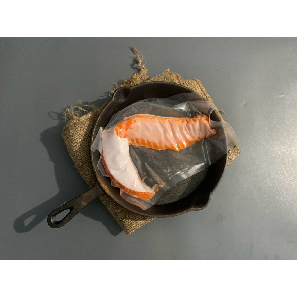 

[IKAN SEGAR] Norwegia Salmon Fillet Harasu Toro Belly Fresh Frozen Premium