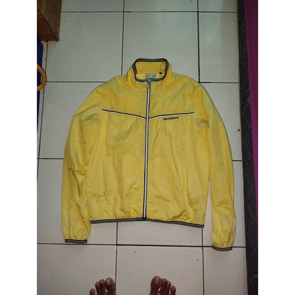 JAKET PARASUT NEW BALANCE ORIGINAL MASIH SEPERTI BARU