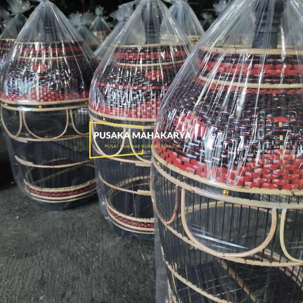SANGKAR BURUNG FULLSET KANDANG PERKUTUT MOTIF MERAH RAJUT ROTAN SINTETIS MODEL MATARAM - COD