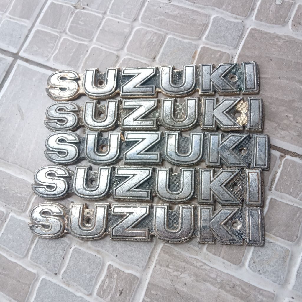 emblem tangki suzuki TRS suzuki a100x ori
