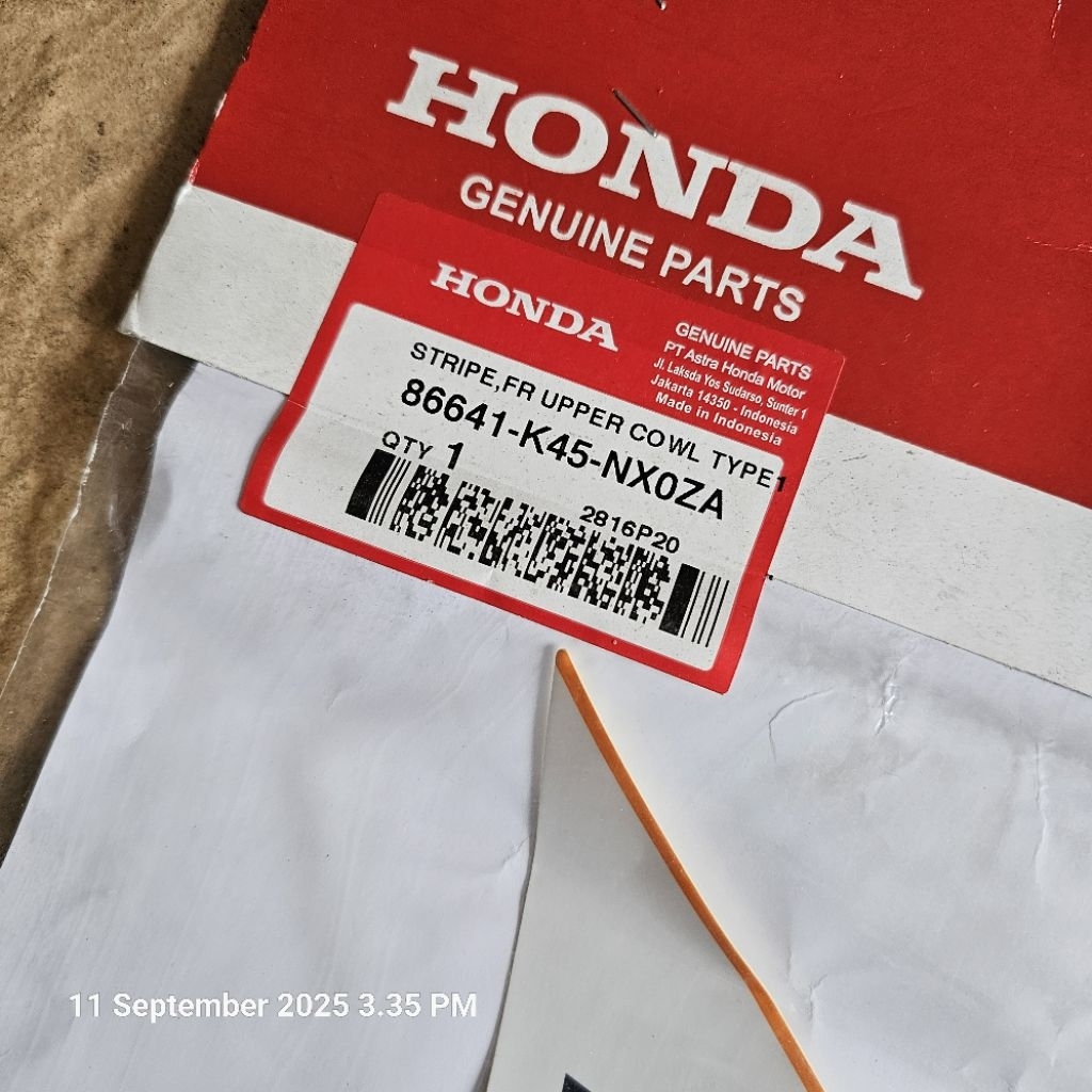 Stripe Front upper CBR 150R 2021 type 1. 86641-K45-NX0ZA