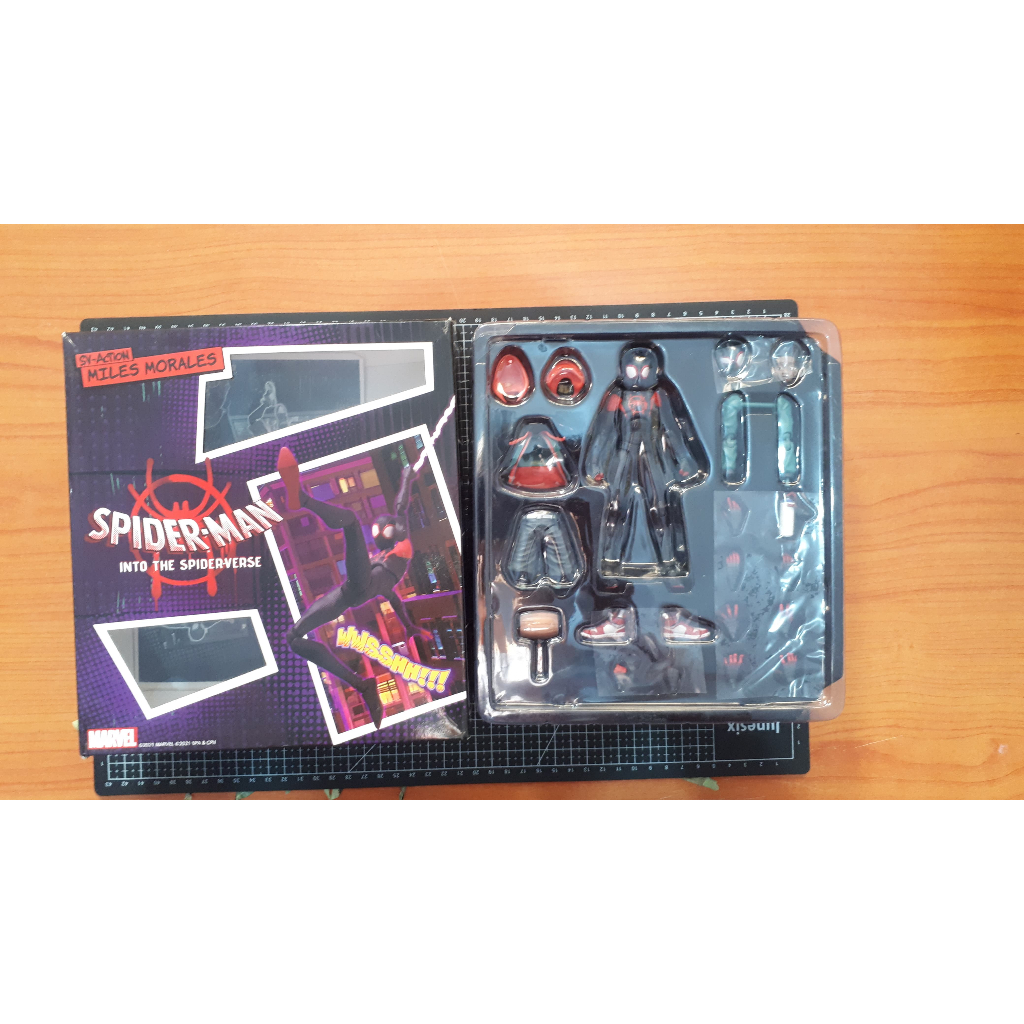Sentinel Spider-Man Miles Morales Into The Spiderverse Original - BIB