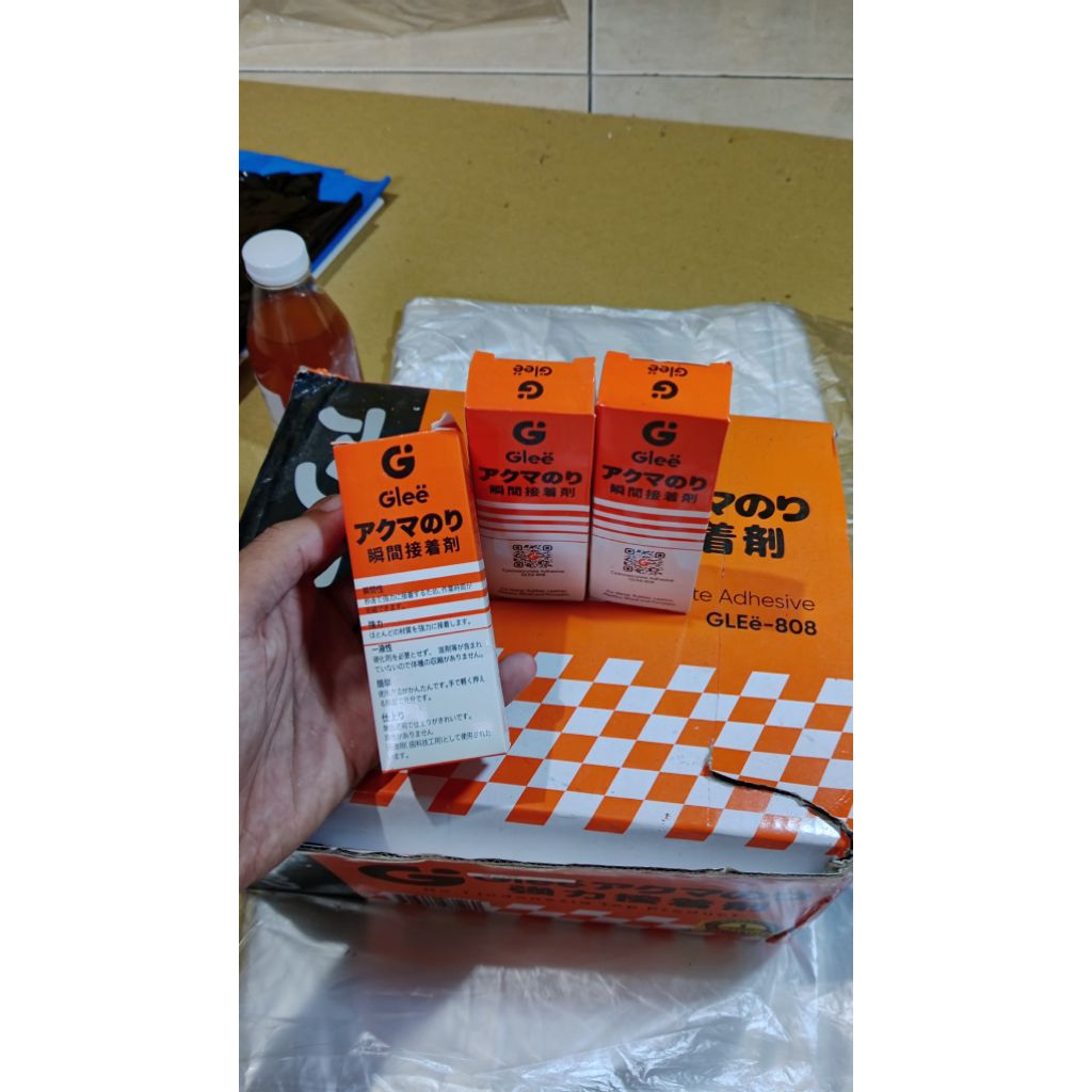 

lem korea ecer atau lem cair serbaguna