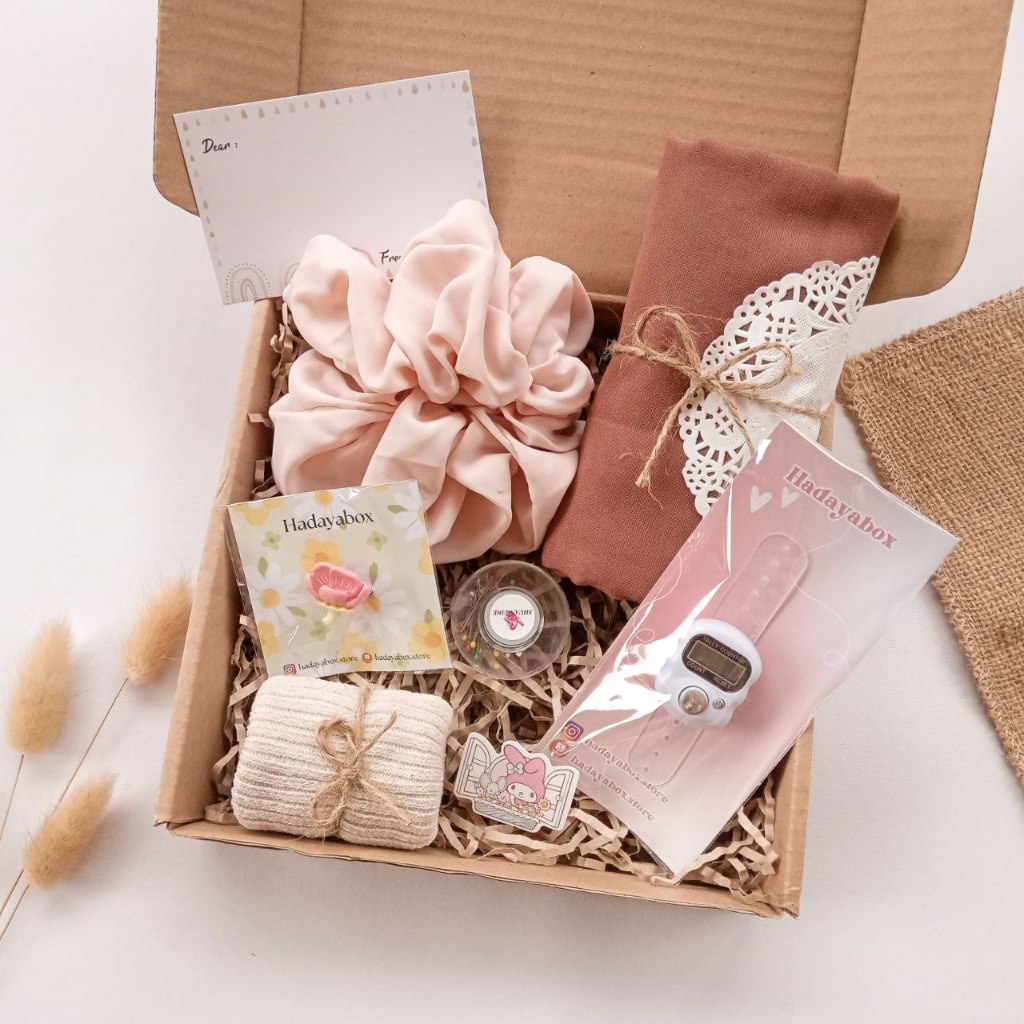 Gift Box Hijab Hampers Aesthetic kekinian Kado Ulang Tahun Wisuda