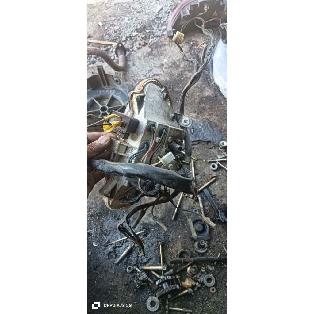 spidometer Kymco metica tangki belakang tusbol