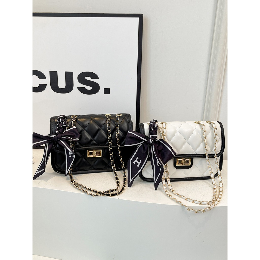 Tas Selempang Wanita Mewah / Quilted Sling Bag Premium dengan Rantai Emas & Scarf Elegan