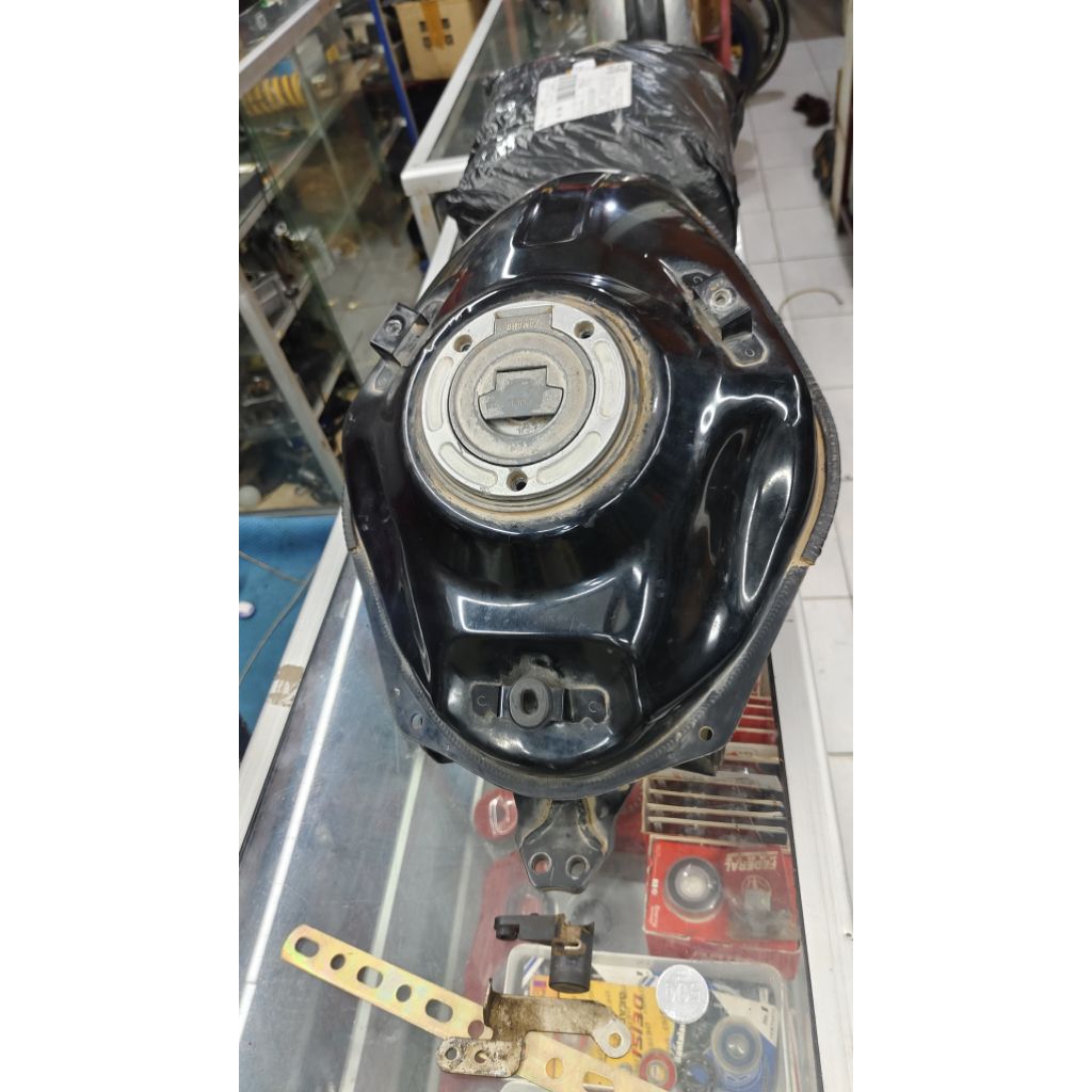 tangki bensin tengki bensin r15 v3 VVA
