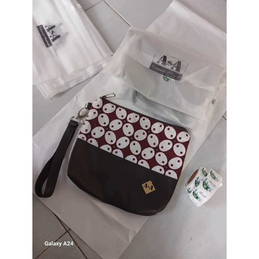 dompet batik murah/ pouch batik/ pouch batik murah/ pouch batik jogja/ souvenir pernikahan/ souvenir