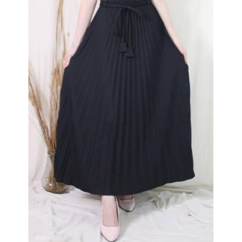 RokPlisketWarnaHitamPolos