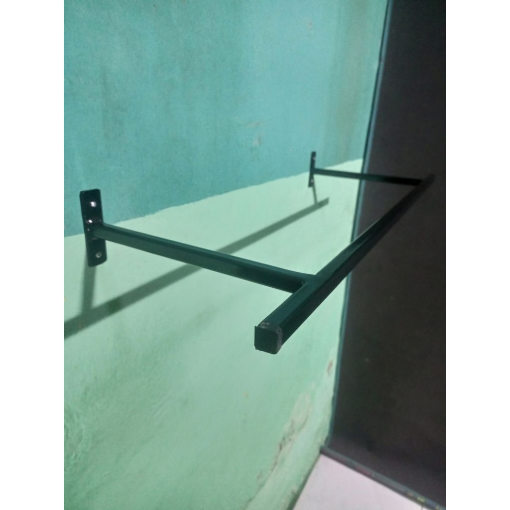 gantungan baju dinding tembok minimalis