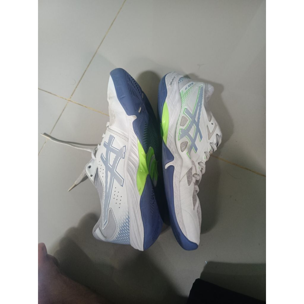 Sepatu Asics Voli Second