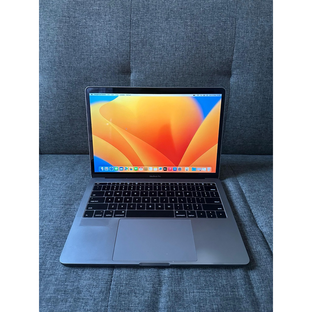 Macbook Pro 13 Inch 2017 i5 256GB