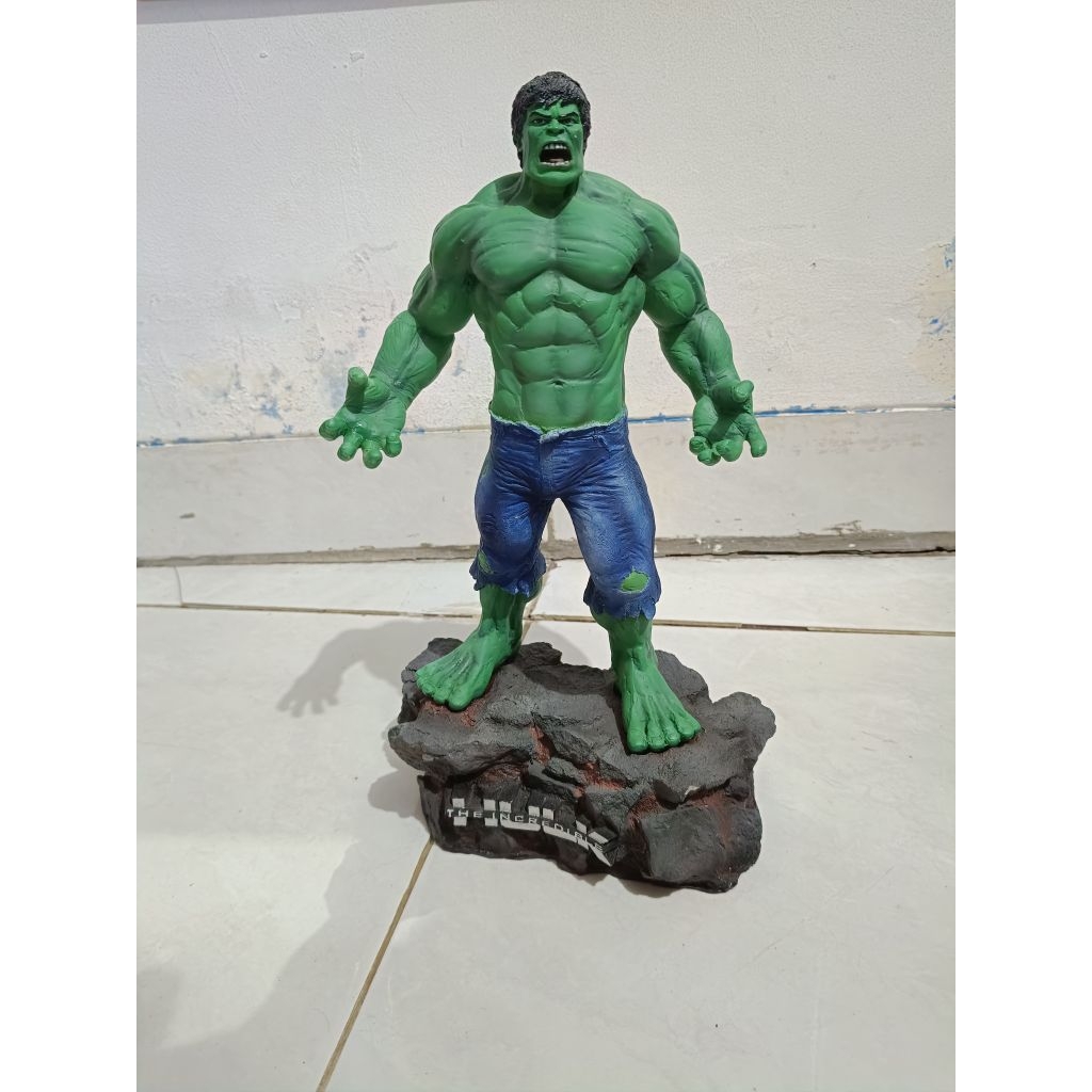 Hulk statue resin the incredible hulk