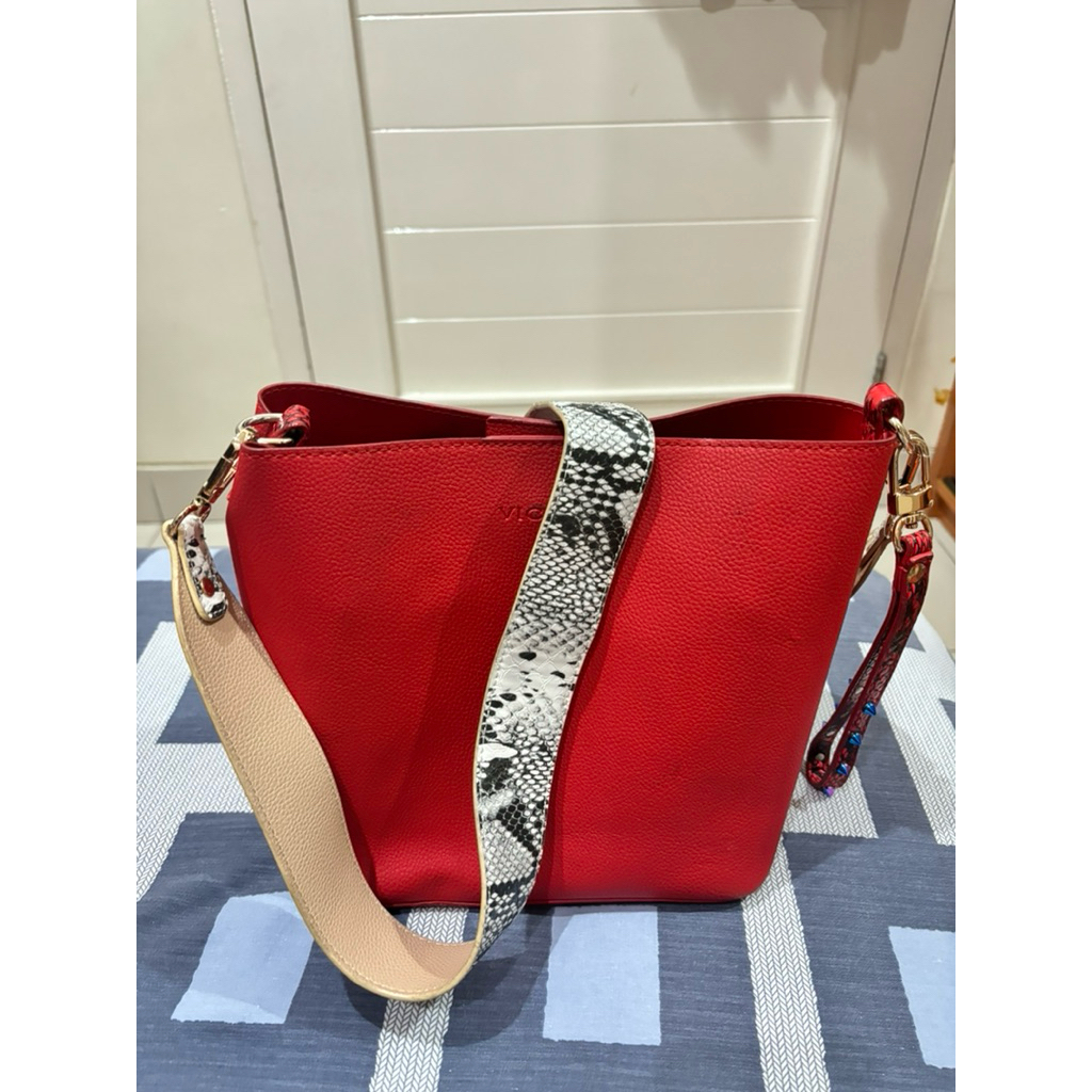 vicari bucket bag (preloved) Red