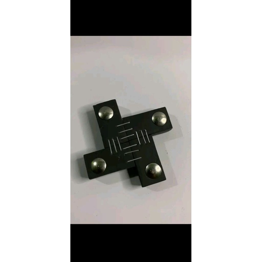 Pemadam Gasing hitam empat paku pines Penghapus viral