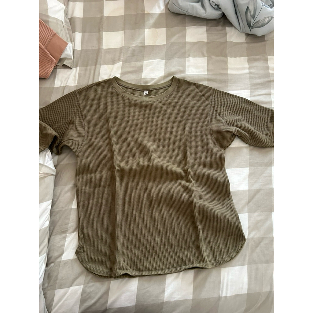 kaos uniqlo waffle preloved