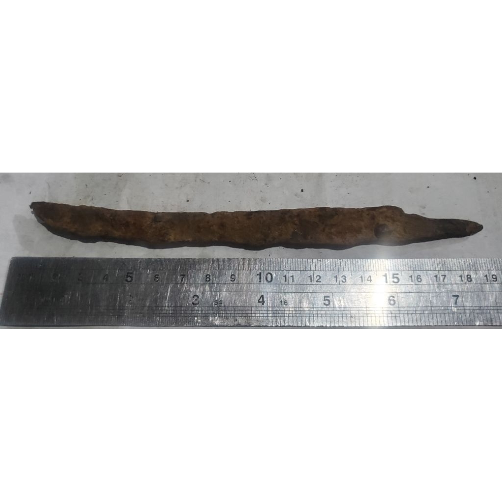 1 biji pusaka kuno 19cm temuan sungai
