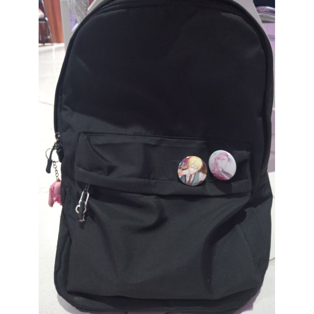 Tas sekolah wanita hitam