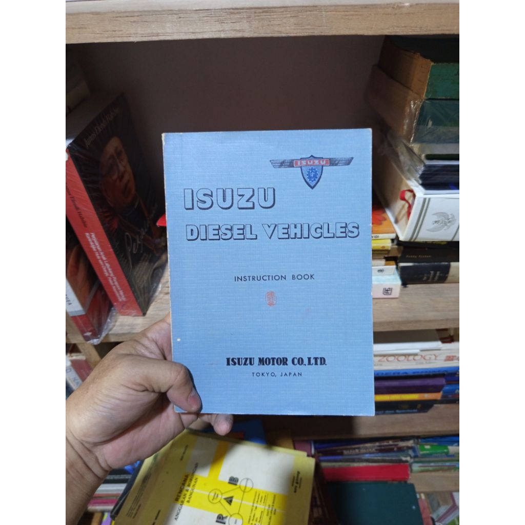 buku original - Isuzu diesel vehicles instruction book