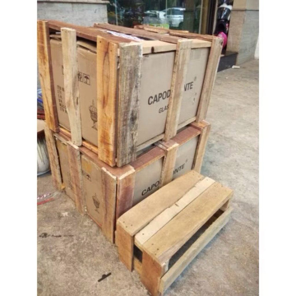 

packing kayu sesuai ukuran buket yang dibeli