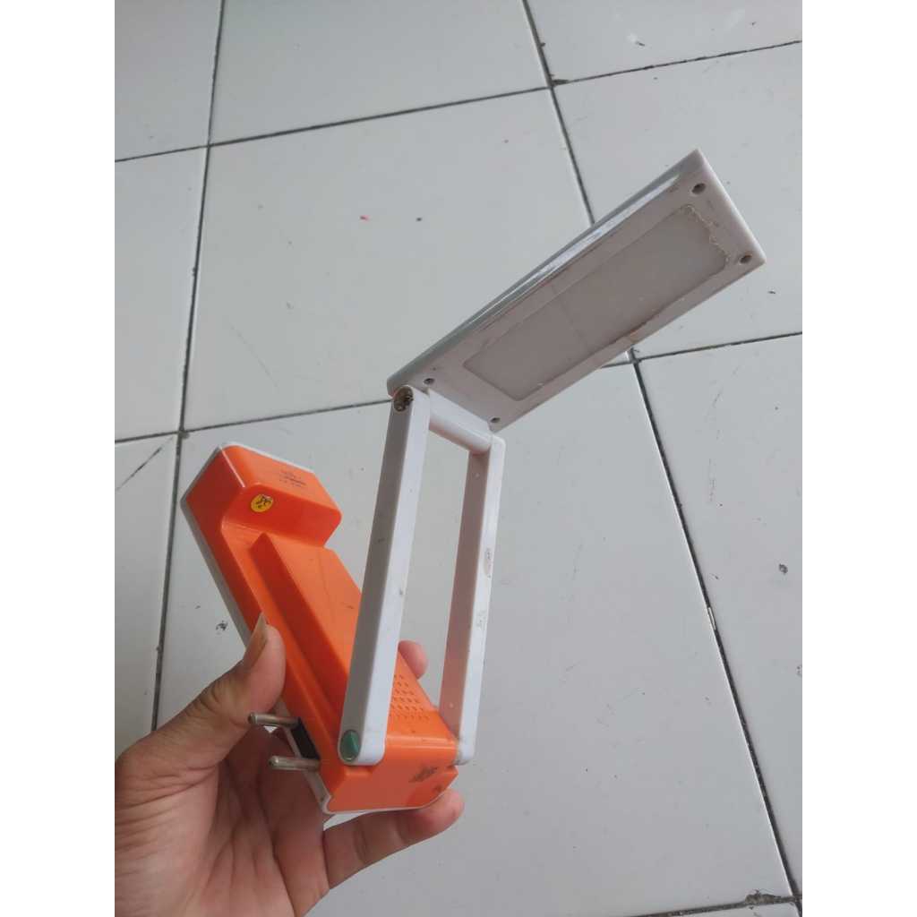 Lampu Emergency Lipat LED Aoki Premium – Bekas (Jual Apa Adanya)