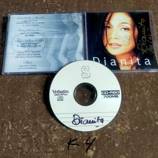 CD original DIANITA - ada tanda tangan penyanyi