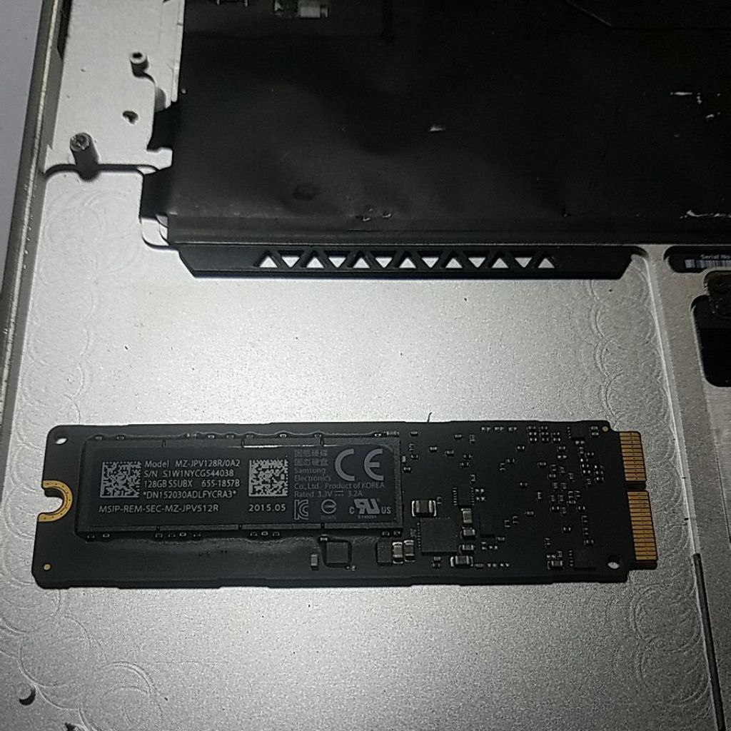 ssd flash storage 128GB merk samsung ssd M2 nvme 128GB ssd flashstorage copotan dari MacBook Air Ear