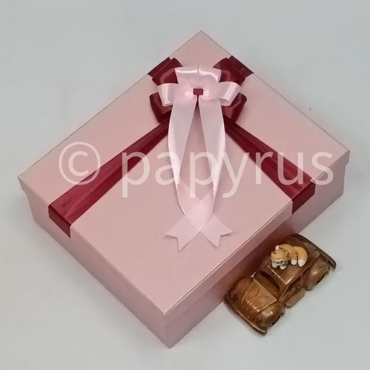 

PAPYRUS 25x30 Tinggi 10cm Kotak Kado Gift Box Hardbox Hampers Hadiah V1