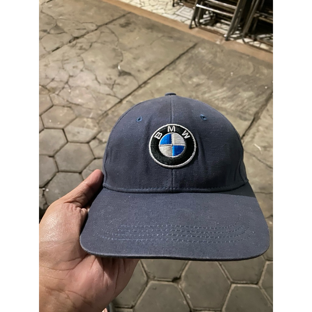 Topi BMW