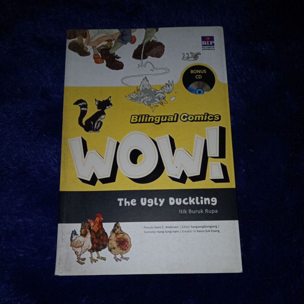buku bilingual comics wow - the ugly duckling