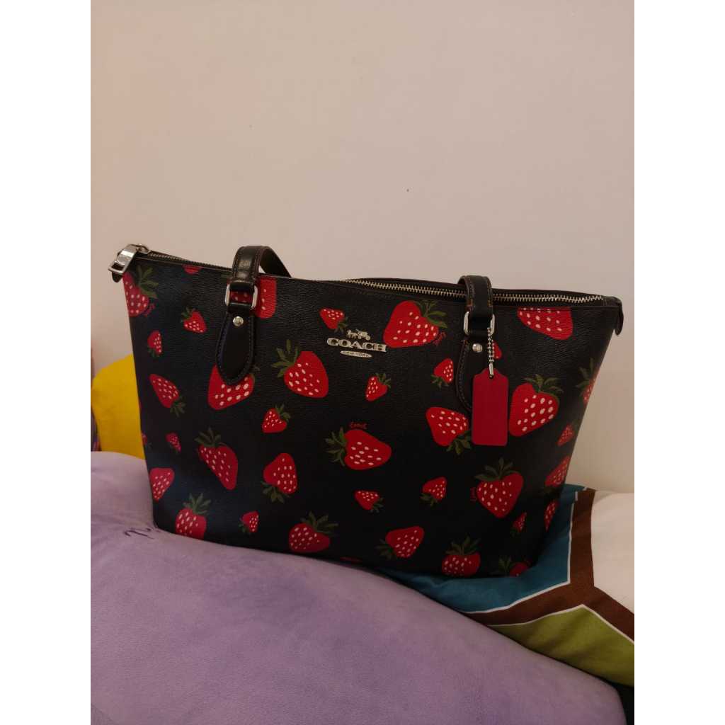 Preloved Coach Zip Totebag Cherry