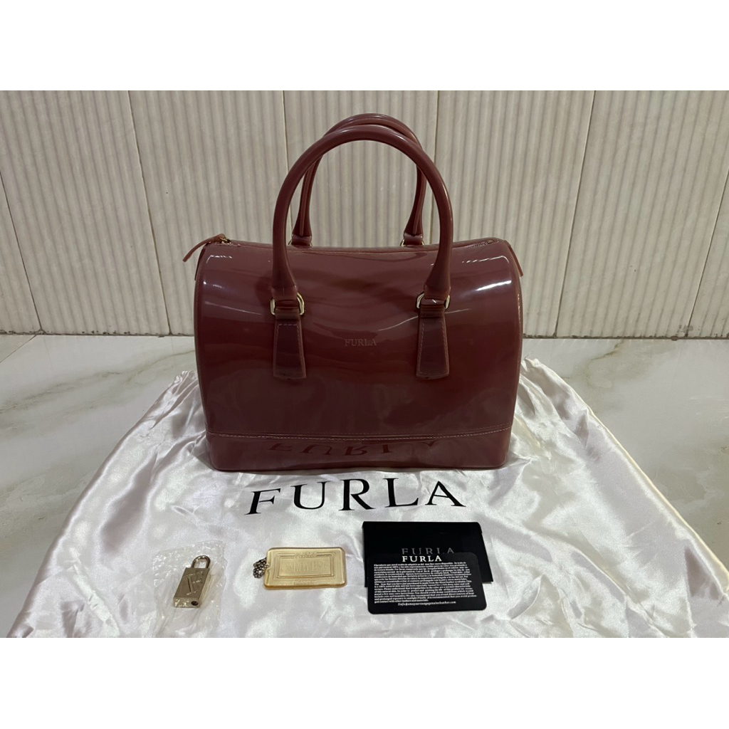 Tas FURLA masih bagus ya ( bekas)