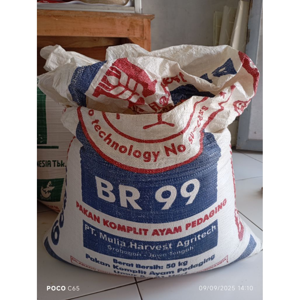 Pakan Ayam BR99 Repack 1kg