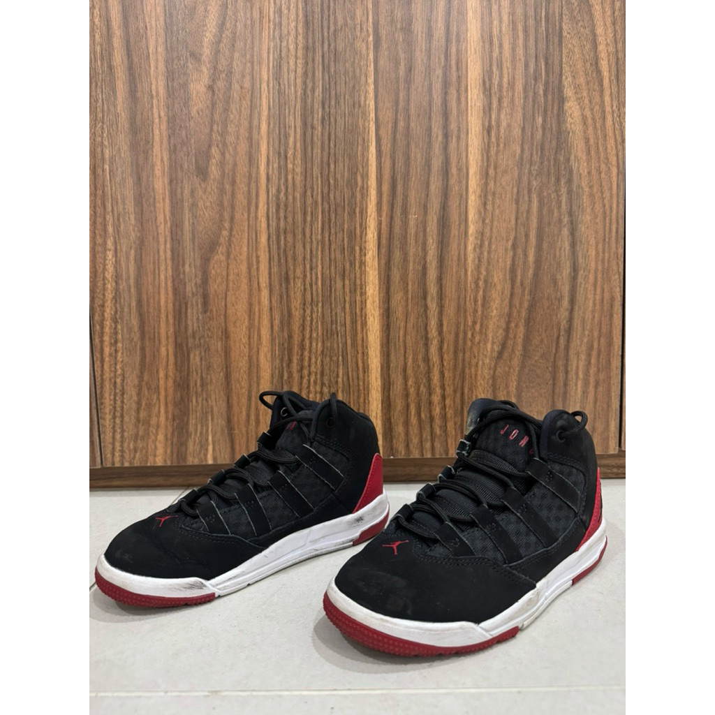 Sepatu Air Jordan anak preloved kondisi 90%