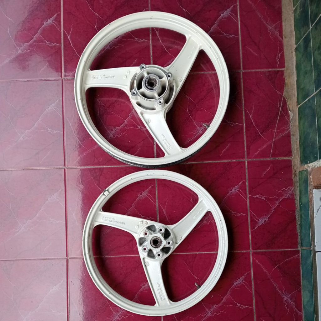 pelek pelk velg resing depan belakang ninja r ss bekas original