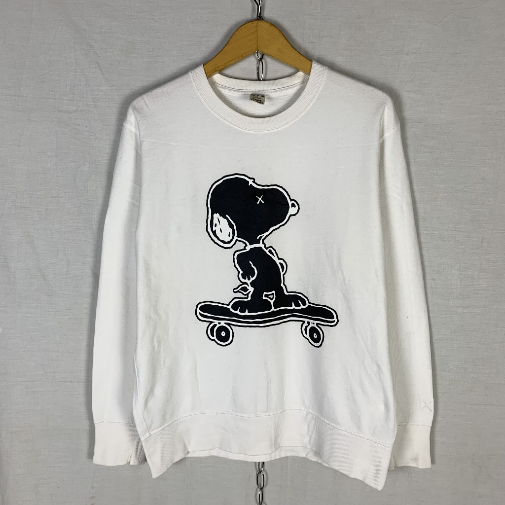 Uniqlo x Kaws Snoopy Sweater Crewneck