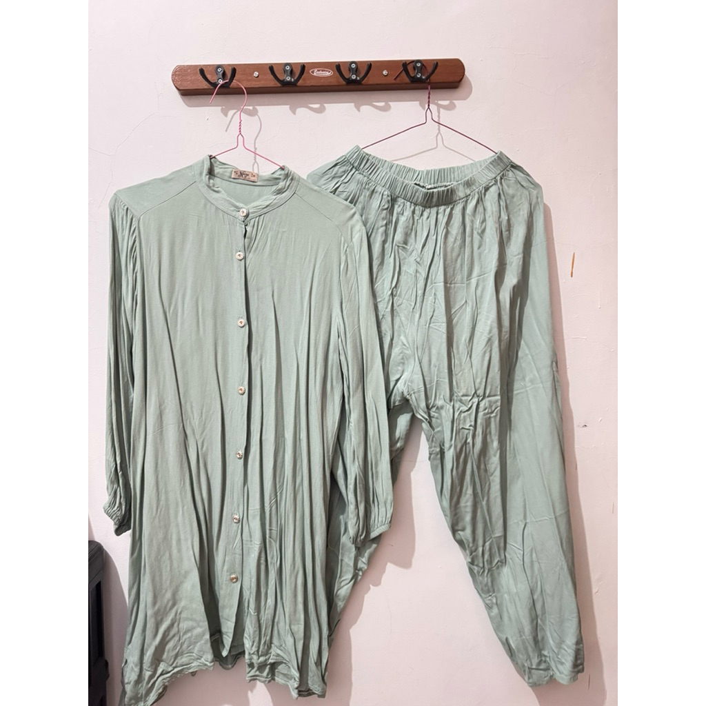 setelan tunik naya warna sage from hirembulan