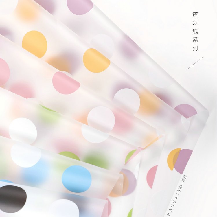 

Kertas Buket Bunga Flower Wrapping Transparan Motif Polkadot Cellophane Paper KB6005