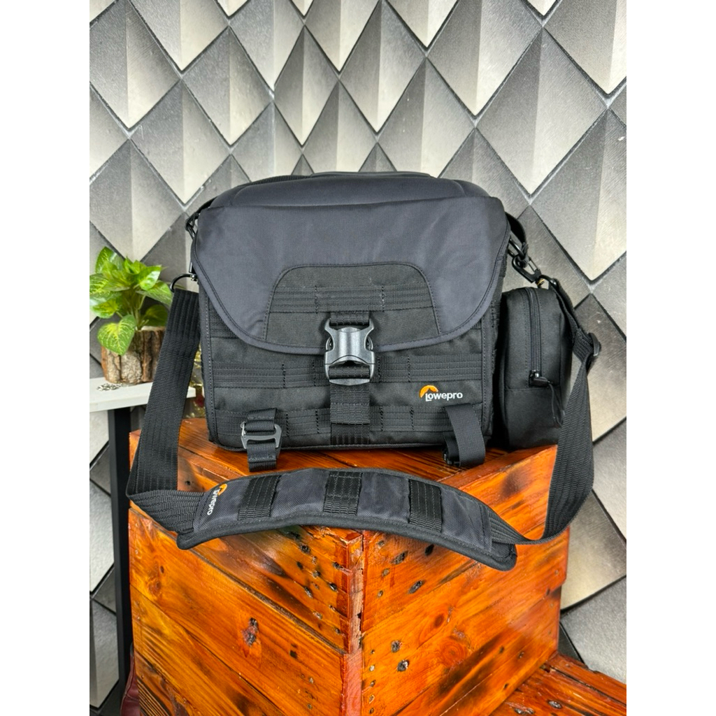 lowepro protactic camera bag
