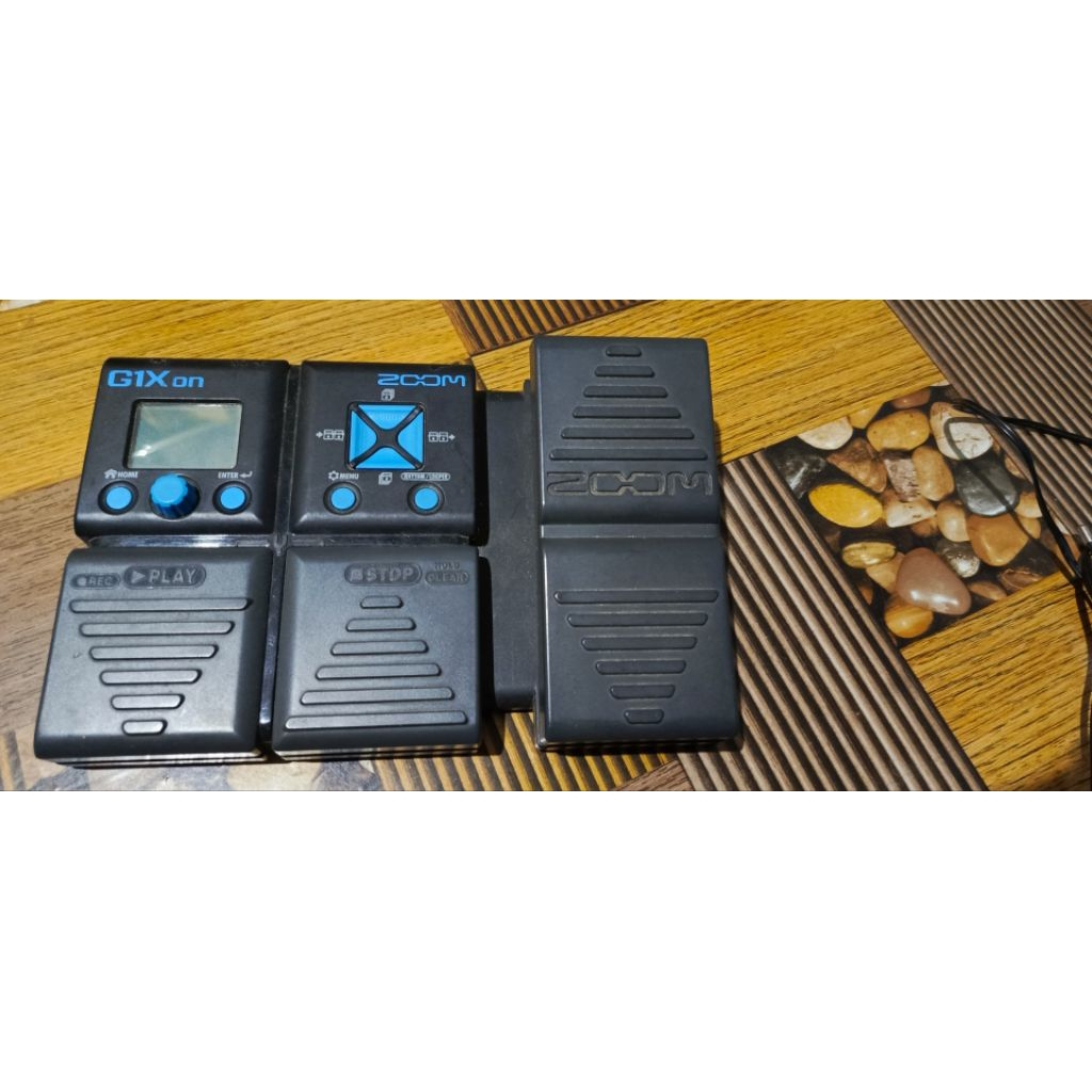 efek gitar zoom g1xon