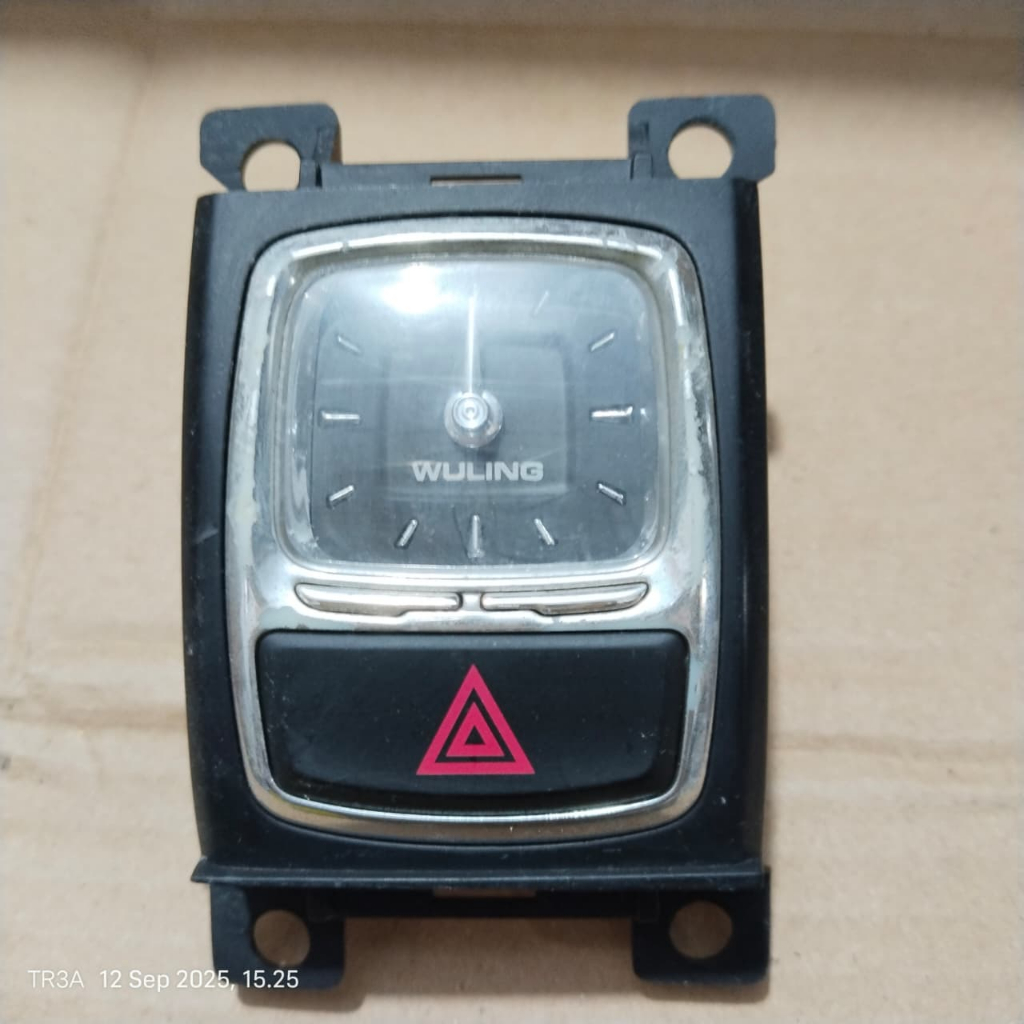 Jam Analog Dashboard Wuling Cortez Original